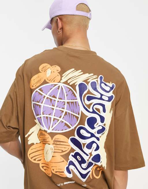 ASOS Daysocial – Brązowy T-shirt oversize z dużym wypukłym nadrukiem graficznym na plecach