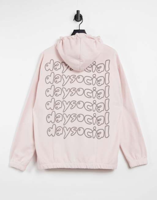 ASOS Daysocial - Felpa con cappuccio oversize in pile con ricamo sul retro