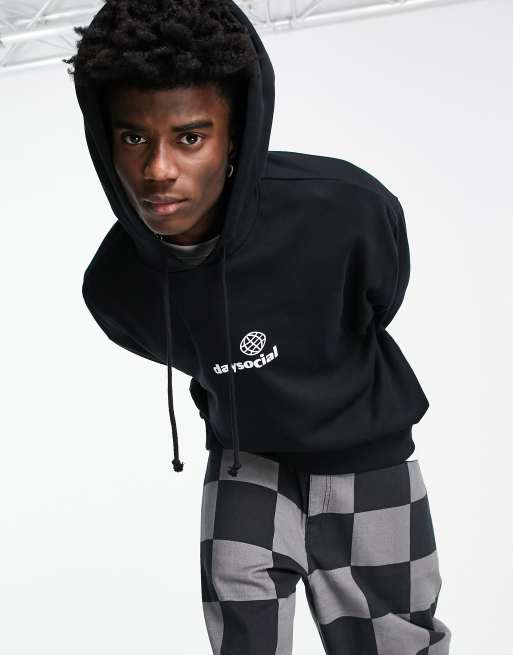 ASOS Daysocial - Oversized hættetrøje med logoprint på brystet i sort