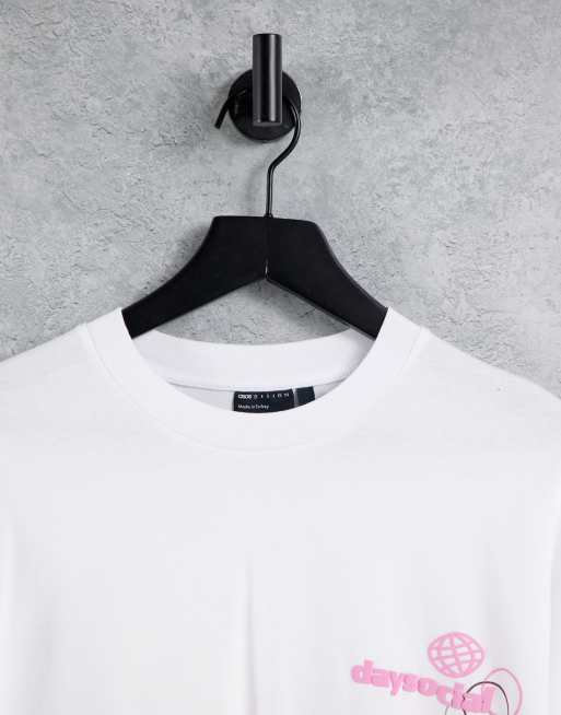 ASOS Daysocial - Oversized T-shirt met lange mouwen en logoprint op de achterkant in wit, 3 van 4