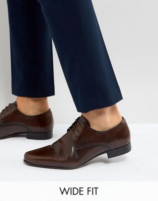 ASOS - Derby schoenen met brede pasvorm van bruin leer