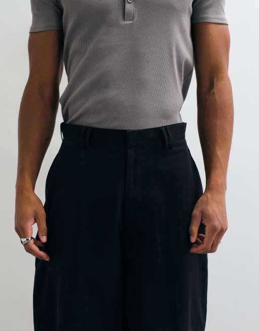 ASOS DESIGN 100 % Baumwoll-Hosen mit weitem Barrel-Leg, Tailoring, in Schwarz mit aufgesetzter Tasche, 4 von 5
