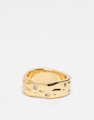 ASOS DESIGN - 14-karätig vergoldeter Ring in geschmolzener Optik mit Kristalldetails-Goldfarben