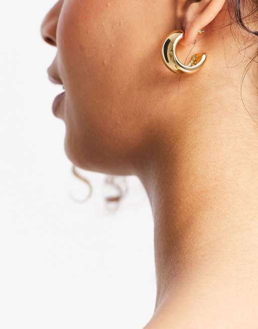 SVNX Chunky Half Hoop Earrings with Crystal Details in Gold - ASOS Outlet