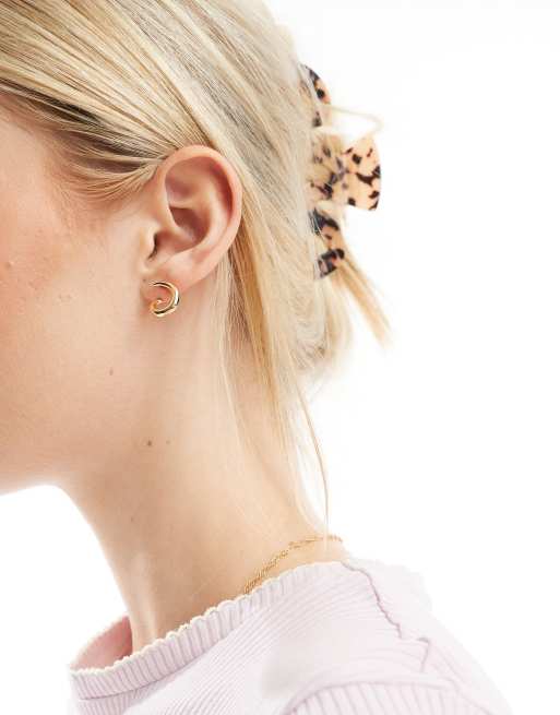ASOS DESIGN - 14k guldbelagte øreringe med hvirveldetalje bagpå og fortil, 3 af 3