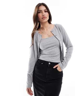 ASOS DESIGN - 2-in-1 Camisole und Strickjacke in Grau meliert, Kombiteil