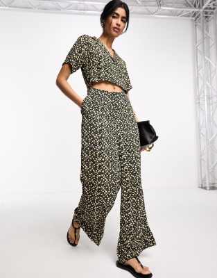 ASOS Design - 2-in-1-Hemd-Jumpsuit mit gelbem Blumendruck-Bunt