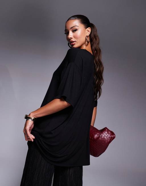 ASOS DESIGN – 2-in-1-Oversize-T-Shirt mit plissierter Hose in Metallic-Optik in Schwarz, 3 von 4