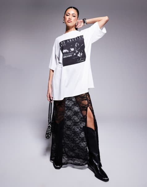 ASOS DESIGN - 2-in-1 T-shirtjurk met grafische print en kanten midi rok in zwart - view 1