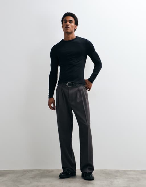 ASOS DESIGN 2-pack Essentials långärmad t-shirt i muscle fit i svart och vitt, 2 av 5