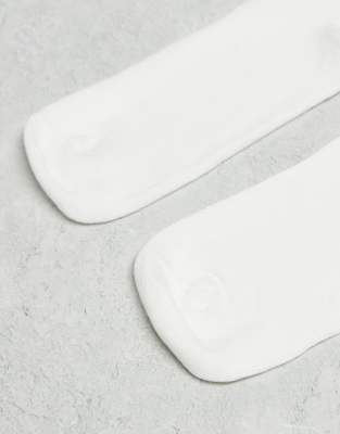 ASOS DESIGN 2 pack frill top ankle socks in white