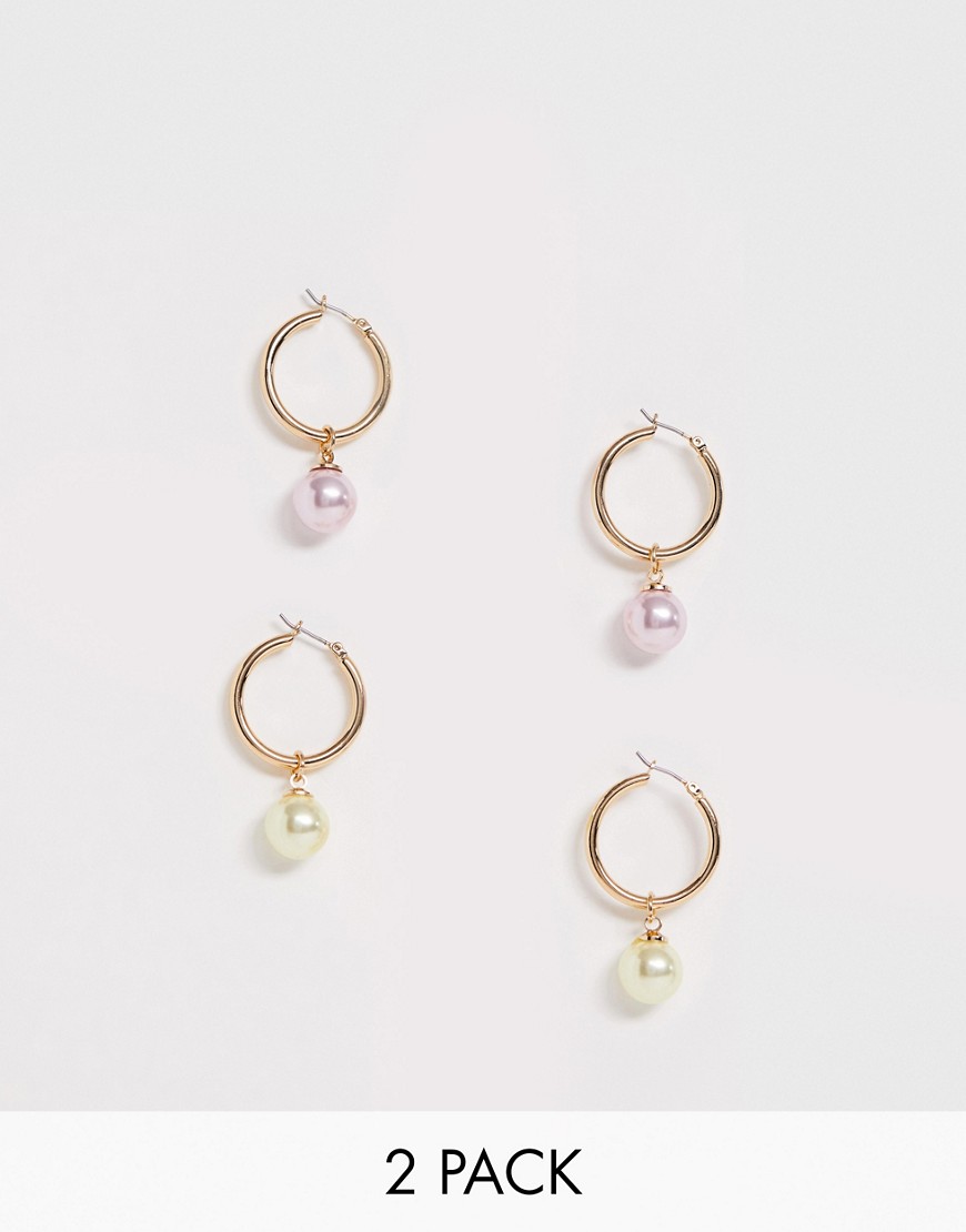 ASOS DESIGN – 2-pack guldfärgade creoler med färgglada pärlhängen