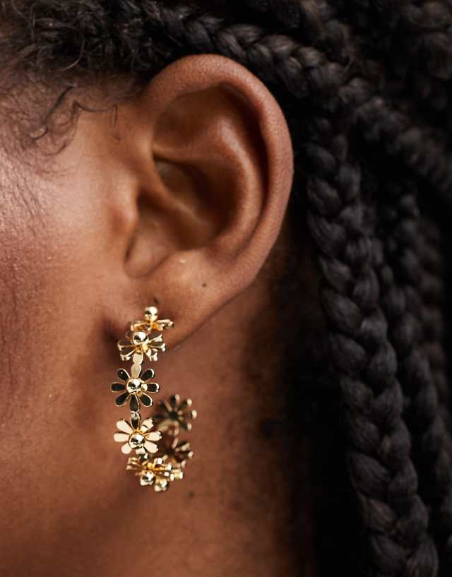 ASOS DESIGN - 20mm hoop earrings with floral detail in gold tone