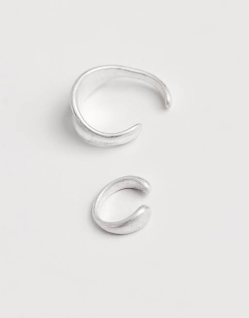 ASOS DESIGN – 2er-Pack Earcuffs in geschmolzener Silberoptik, 2 von 3