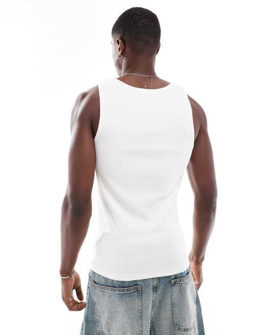 ASOS DESIGN – 2er-Pack gerippte Basic-Muskelshirts in Schwarz und Cremeweiß, 2 von 4