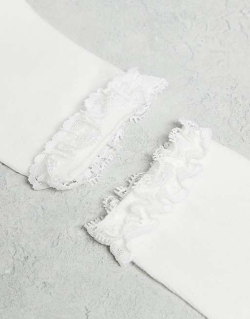 ASOS DESIGN – 2er-Pack Knöchelsocken in Weiß mit Rüschenrand, 2 von 3