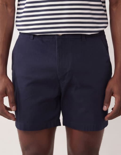 ASOS DESIGN – 2er-Pack kurze Chino-Shorts in Marineblau und Steinbeige, 4 von 5