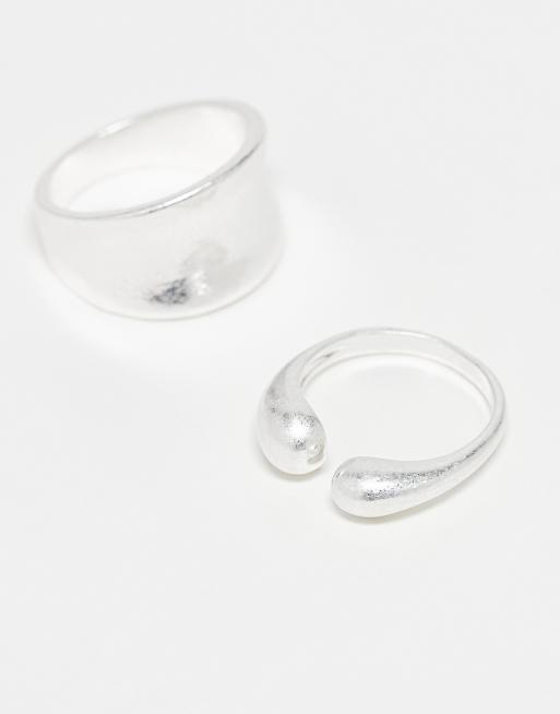 ASOS DESIGN – 2er-Pack Ringe mit offenem Detail in abgenutzter Silberoptik, 2 von 3
