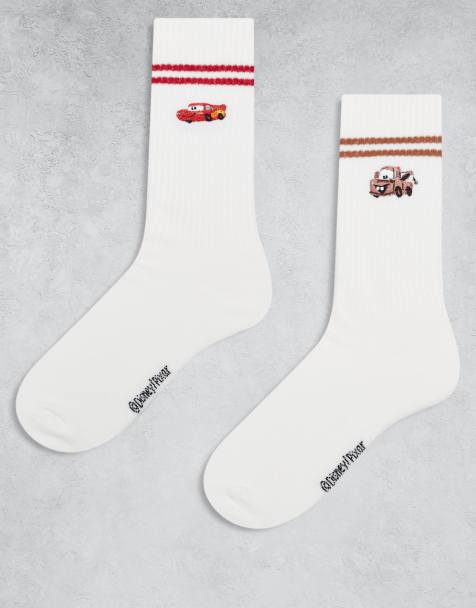 ASOS DESIGN – 2er-Pack Socken in Weiß mit aufgestickten Disney-Motiven von Mater und McQueen - view 1
