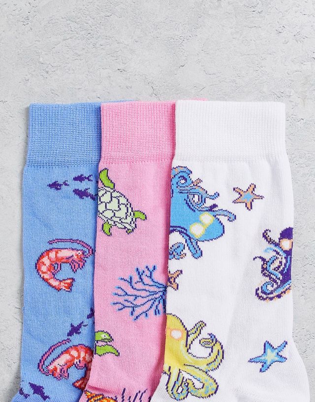 ASOS DESIGN 3 pack ankle socks with sea animal print CE7639