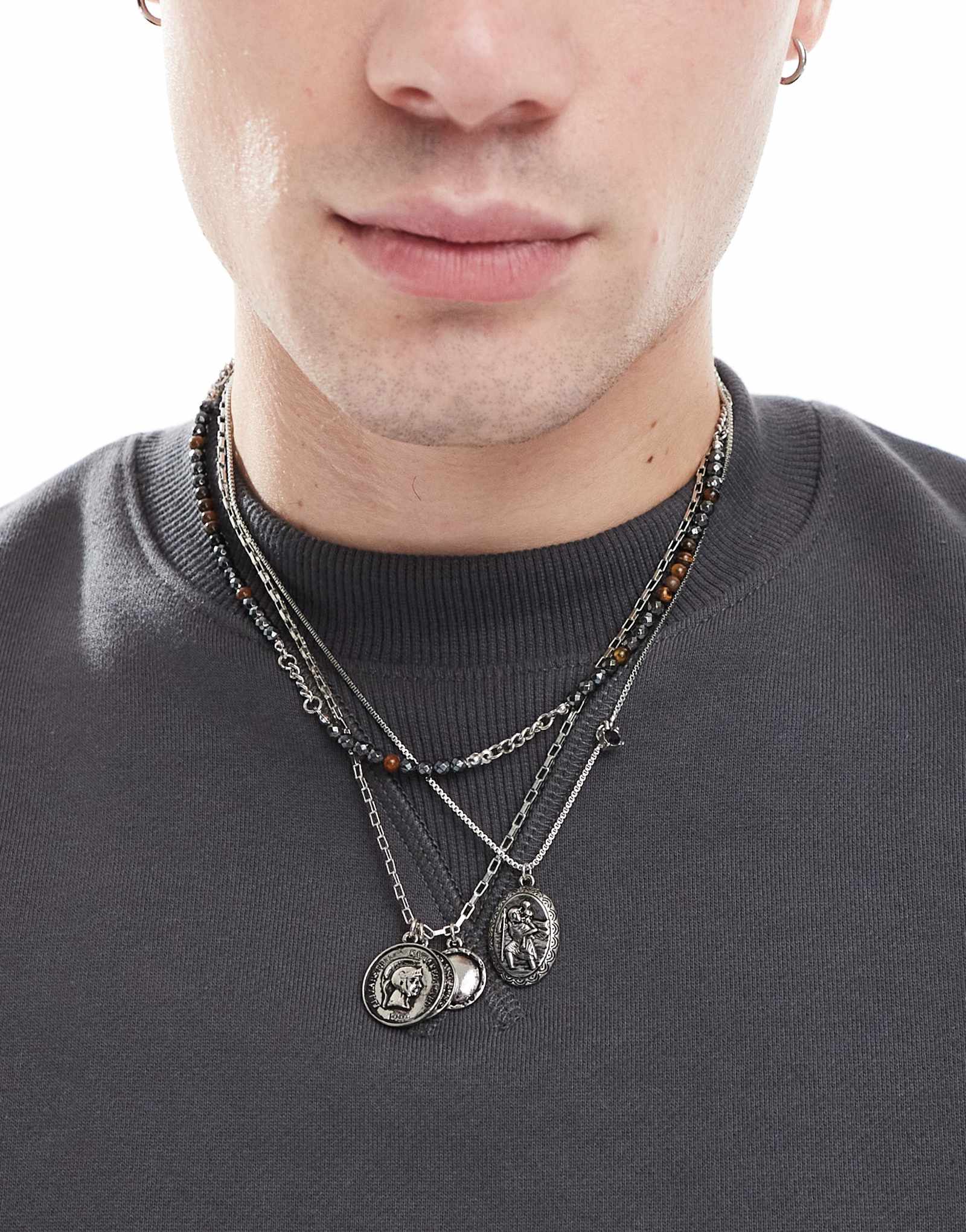 ASOS DESIGN 3 упаковки ожерелья из бисера с серебряными подвесками в виде монет  