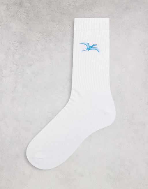 https://images.asos-media.com/products/asos-design-3-pack-sport-socks-with-dinosaur-embroidery/202503623-4?$n_640w$&wid=513&fit=constrain