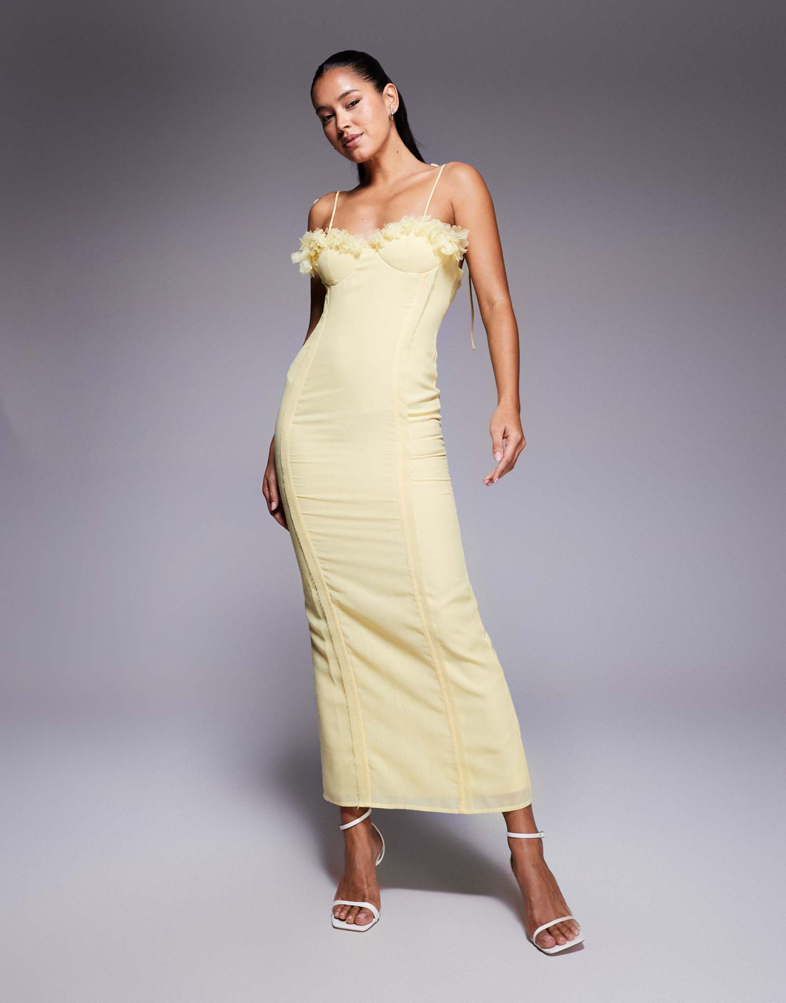 Льняное миди-платье ASOS DESIGN с 3D-корсетом на груди в цветочек желтого цвета