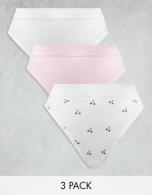 ASOS DESIGN – 3er-Pack gerippte Slips in Weiß, Blassrosa und mit Kirschen-Print