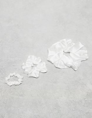 ASOS DESIGN - 3er-Pack Scrunchie-Haargummis aus Satin in Elfenbeinweiß