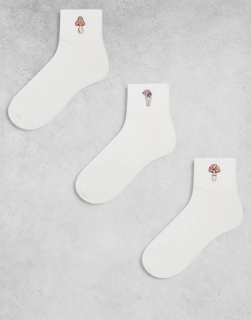 ASOS DESIGN – 3er-Pack Socken in Ecru mit aufgesticktem Pilzmotiv