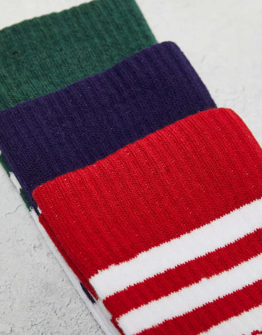 ASOS DESIGN – 3er-Pack Sportsocken in Weiß mit Weihnachtstag-Schriftzug, 3 von 4