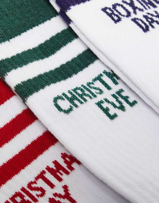 ASOS DESIGN – 3er-Pack Sportsocken in Weiß mit Weihnachtstag-Schriftzug, 4 von 4