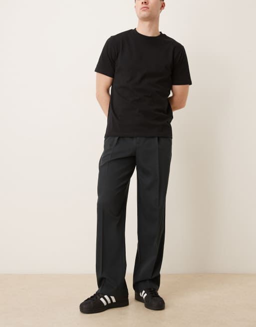ASOS DESIGN – 5er-Pack Basic-T-Shirts in Schwarz mit Regular-Fit-Schnitt, 3 von 5