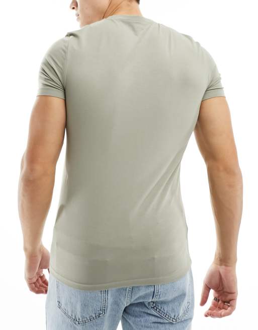 ASOS DESIGN – 5er-Pack körperbetonte T-Shirts in verschiedenen Farben mit Rundhalsausschnitt, 4 von 4