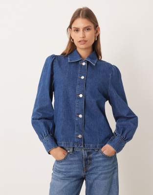ASOS DESIGN - 70er-Jahre Oberteil aus Denim in Mittelblau mit Puffärmeln
