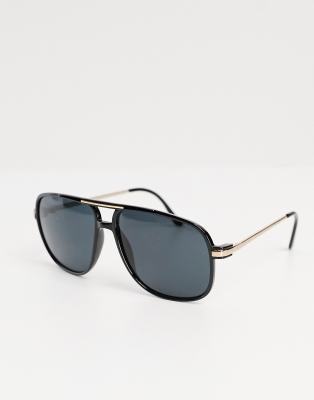 ASOS DESIGN 70's aviator sunglasses in black with smoke lens and gold detail frame - BLACK