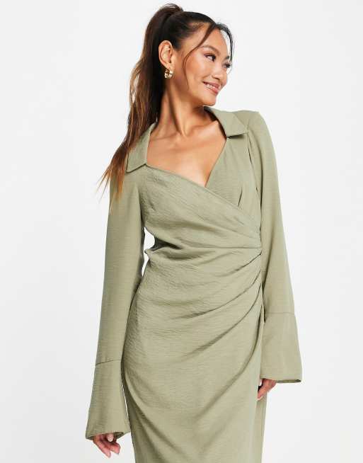 ASOS DESIGN - 70s midi jurk met gedrapeerd voorpand en overslag in kaki, 3 van 4