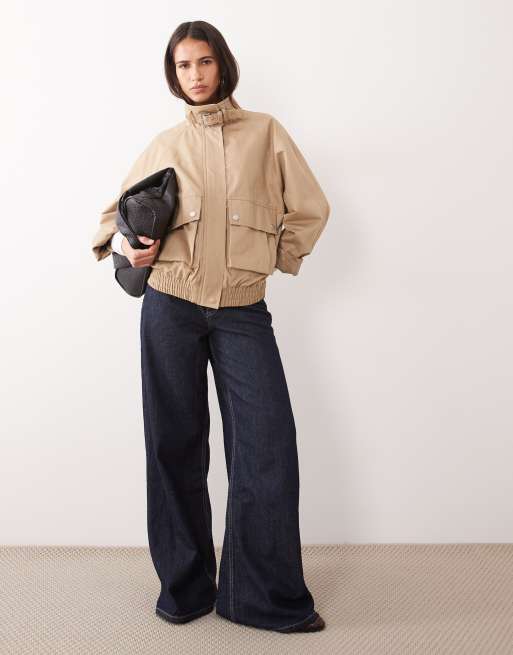 ASOS DESIGN 80-tals utility kort trenchjacka i mörk sten, 3 av 4