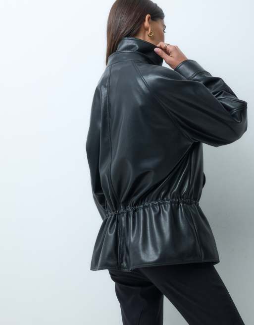 ASOS DESIGN 80er-Jahre-Jacke in Lederoptik mit doppelter Lage und taillierter Taille in Schwarz, 4 von 4