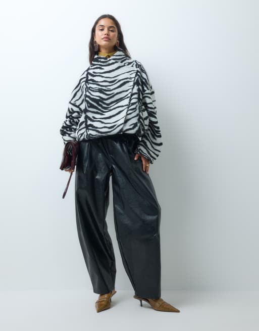 ASOS DESIGN 80's batwing textured formal jacket in white zebra, 2 of 5
