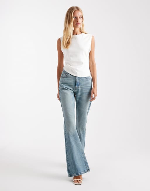 ASOS DESIGN 90s flare jeans in pale vintage wash, 3 of 5