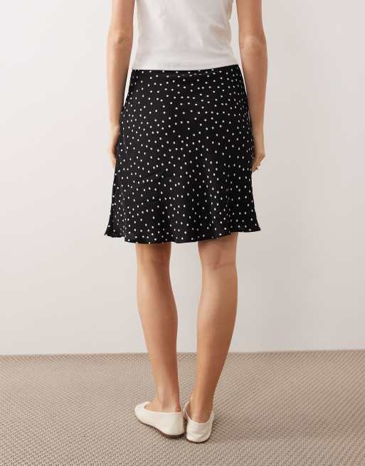 ASOS DESIGN 90s length skirt in polka dot, 2 of 5