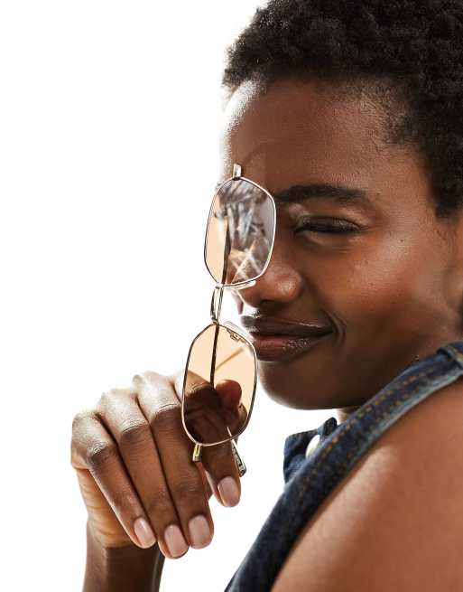 ASOS DESIGN 90s metal angular sunglasses in gold , 4 of 4
