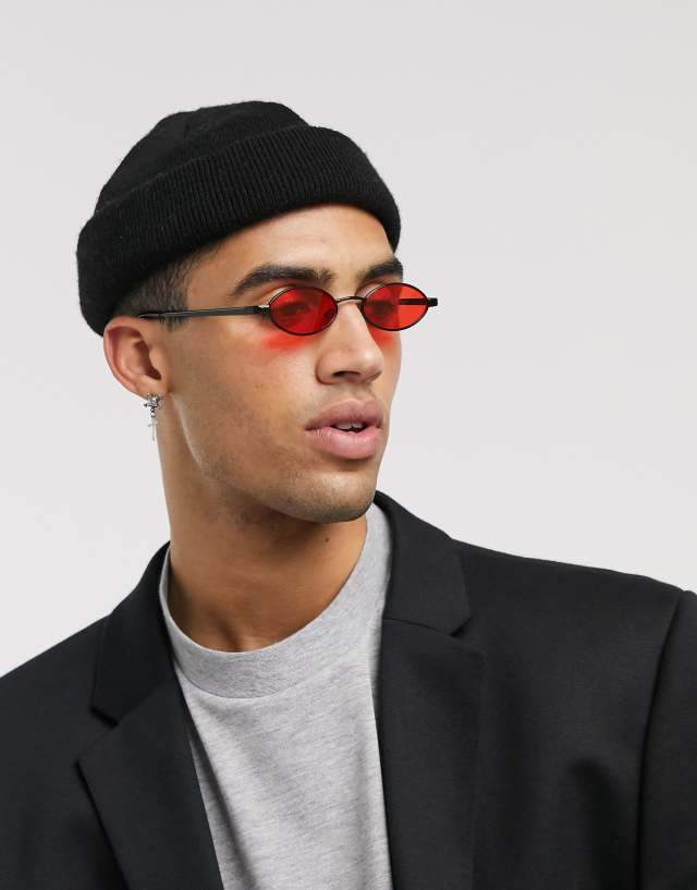 ASOS DESIGN - 90s mini oval glasses in black with red lens