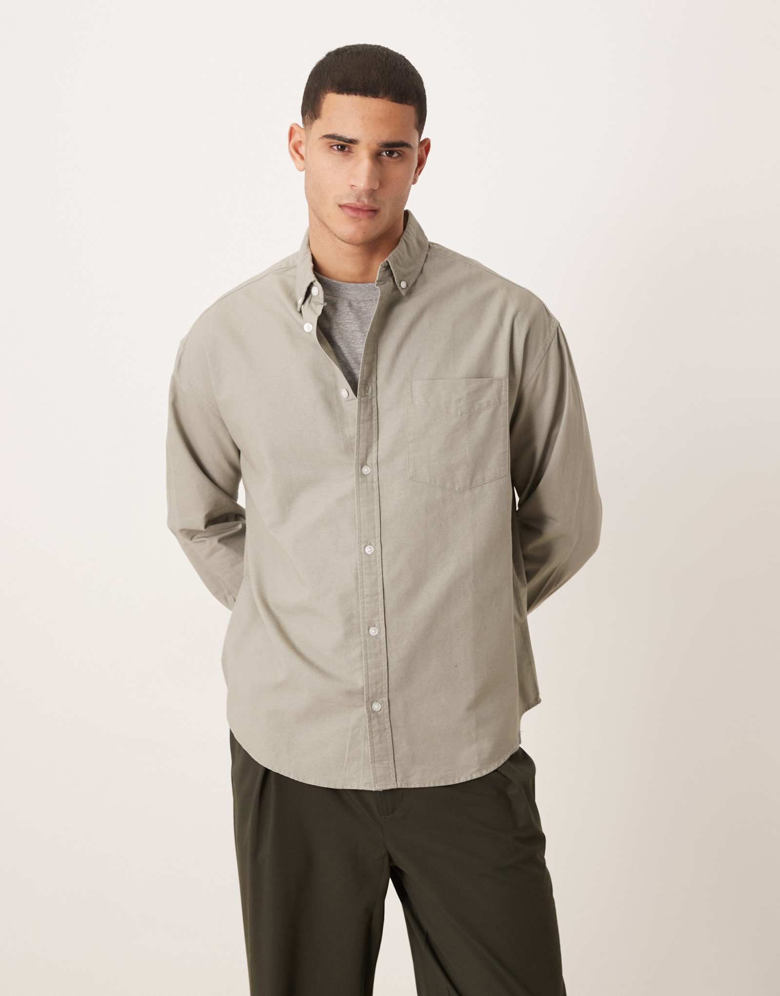 Оксфордская рубашка оверсайз от ASOS DESIGN 90-х годов цвета хаки