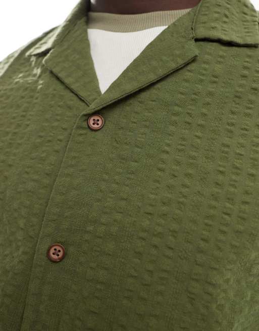 ASOS DESIGN 90s oversized short sleeve shirt in seersucker texture in khaki green, 4 of 4