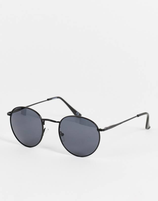 ASOS DESIGN - 90s round metal sunglasses with smoke lens in black