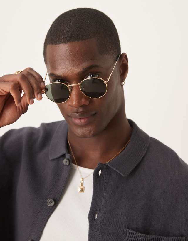 ASOS DESIGN - 90s round metal sunglasses with smoke lens in gold