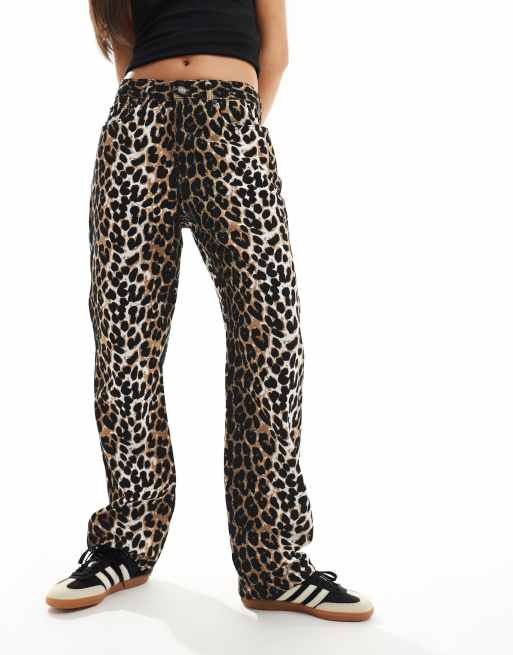 ASOS DESIGN 90s Straight jeans in leopard print | ASOS