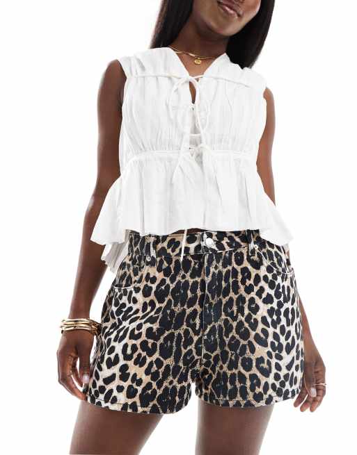  ASOS DESIGN a line short in leopard print